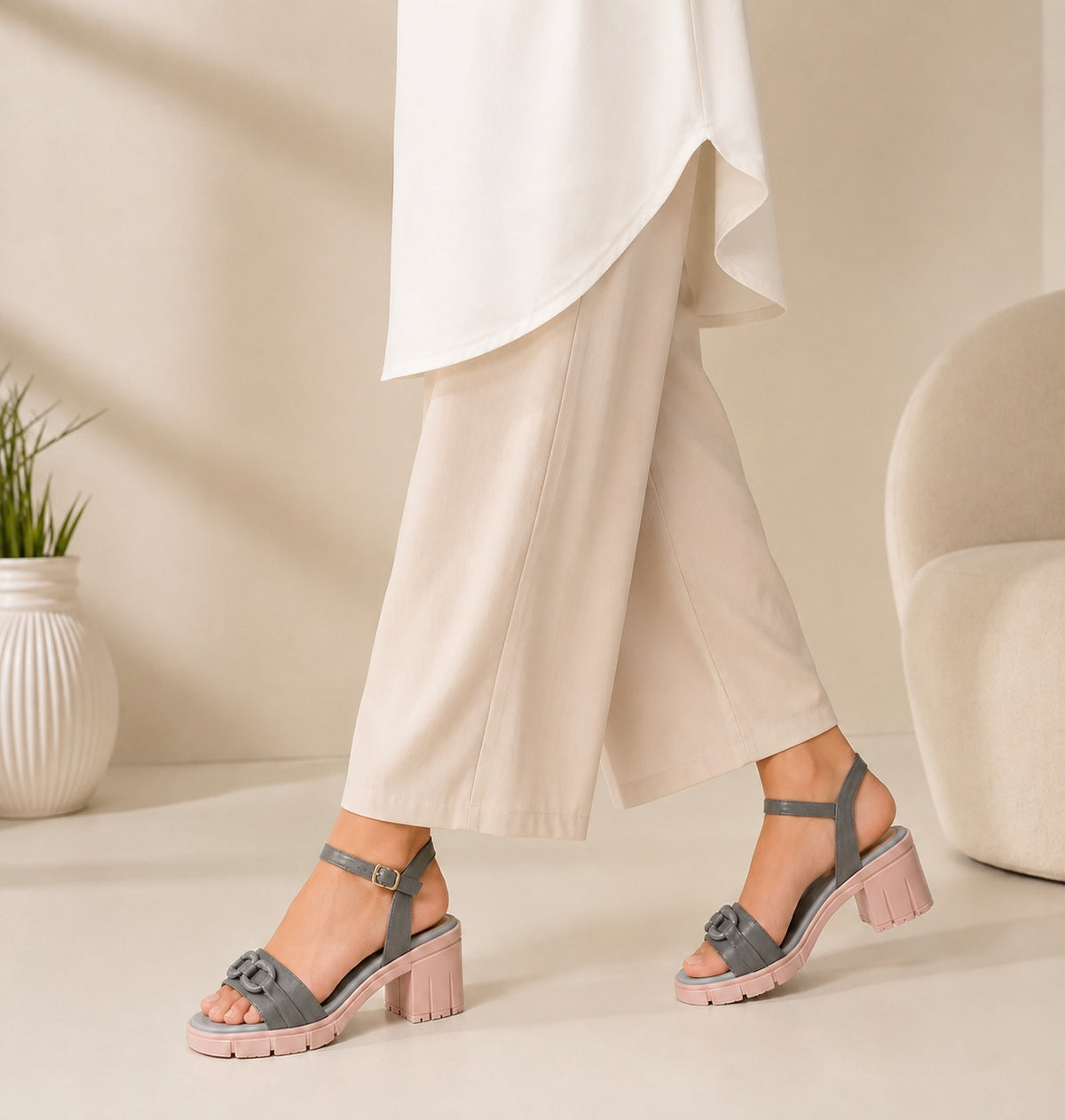 Grey chunky Sandal 10006