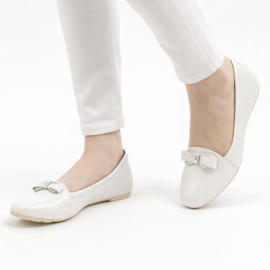 Off-White Buckle Flats WH0163