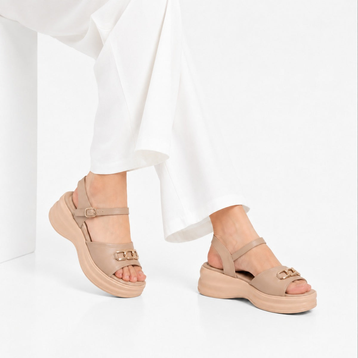 Chic Chain Strap Wedge Sandals 10001