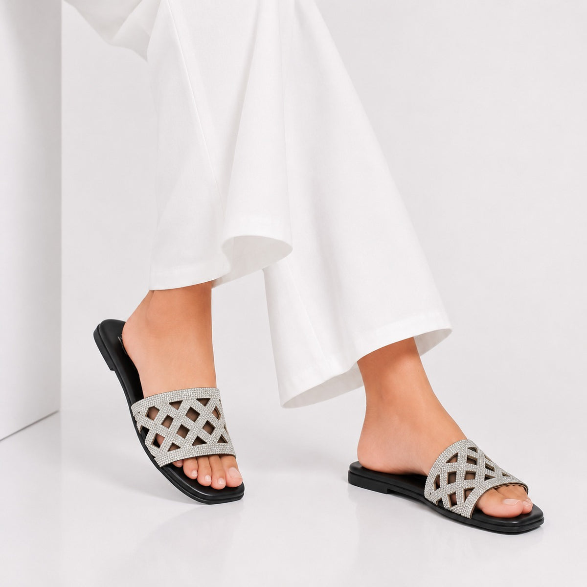 Ladies flat slippers(10010)BLACK