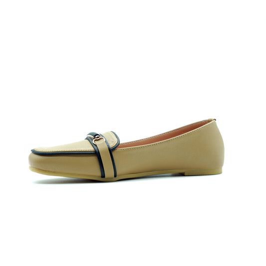 🩰 Beige Loafer Flats with Black Trim & Buckle Accent